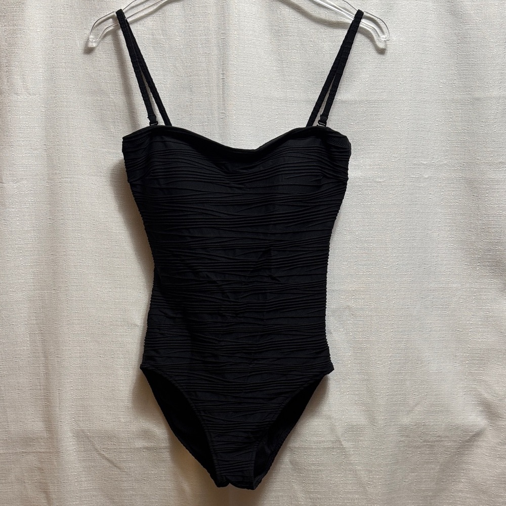GOTTEX Elegant Black One-Piece Swimsuit